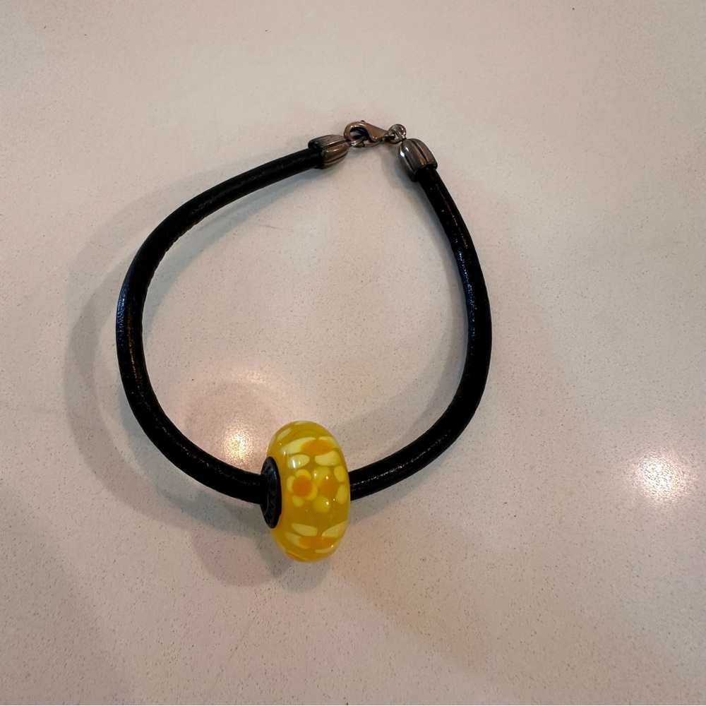 New Pandora Leather Bracelet Yellow Blossom Glass Charm Sterling Clasp - Picture 2 of 6